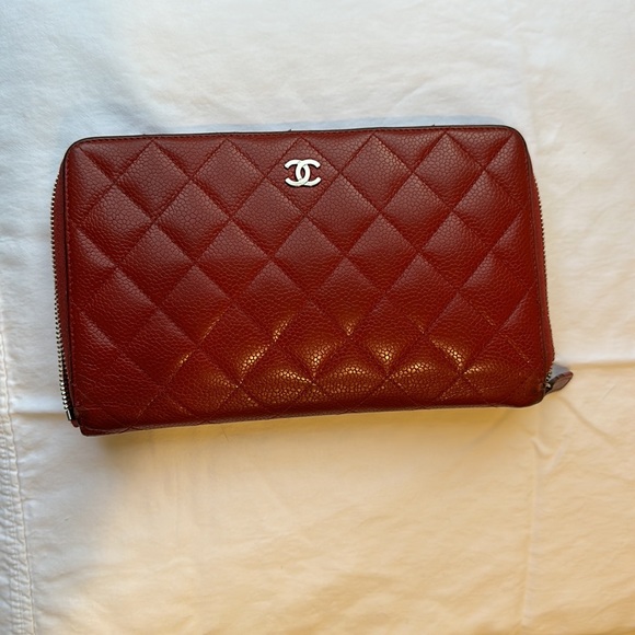 Red Chanel zip around wallet quilted caviar long - Picture 2 of 12